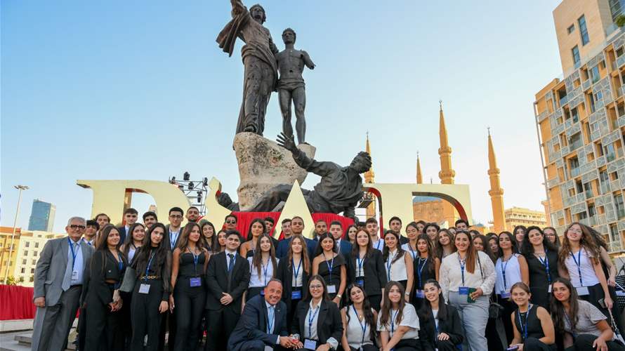 جامعة الروح القدس – الكسليك تشارك في مهرجان بيروت الدولي للتكريم (BIAF) وتكرّم التميّز بمنح دراسية لـ84 طالبًا جديدًا (صور)