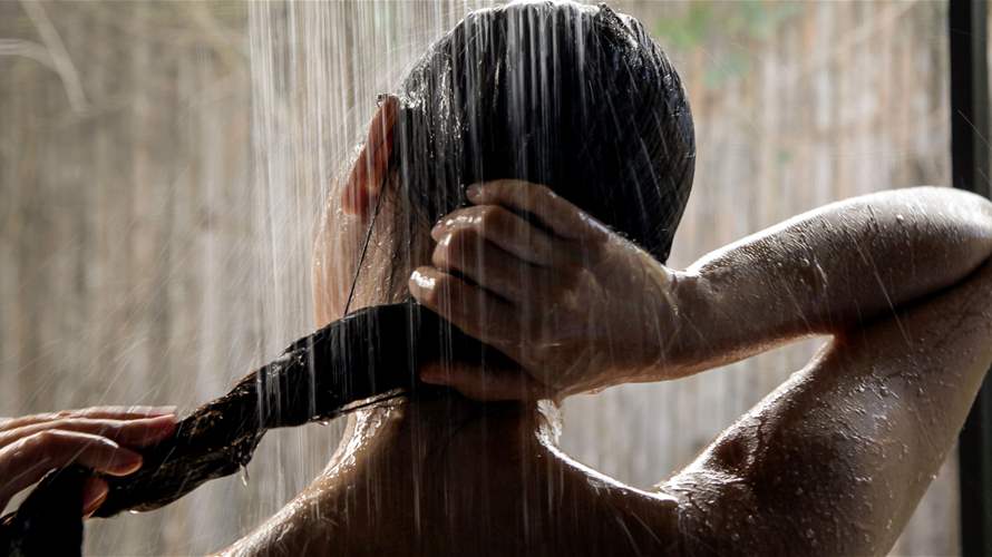 هل خدعتنا البرودة؟ الاستحمام بالمياه الباردة قد لا يكون الحل الأفضل في ليالي الصيف الحارة