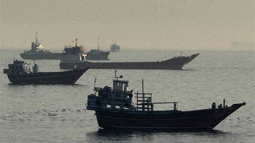 Iran's Revolutionary Guard says re-opening Strait of Hormuz does not depend on talks with Oman