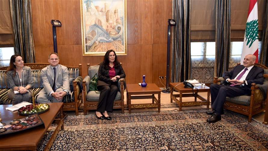 الرئيس بري عرض مع داليا خليفة لمشاريع البنك الدولي وتابع مع منسى المستجدات الميدانية 