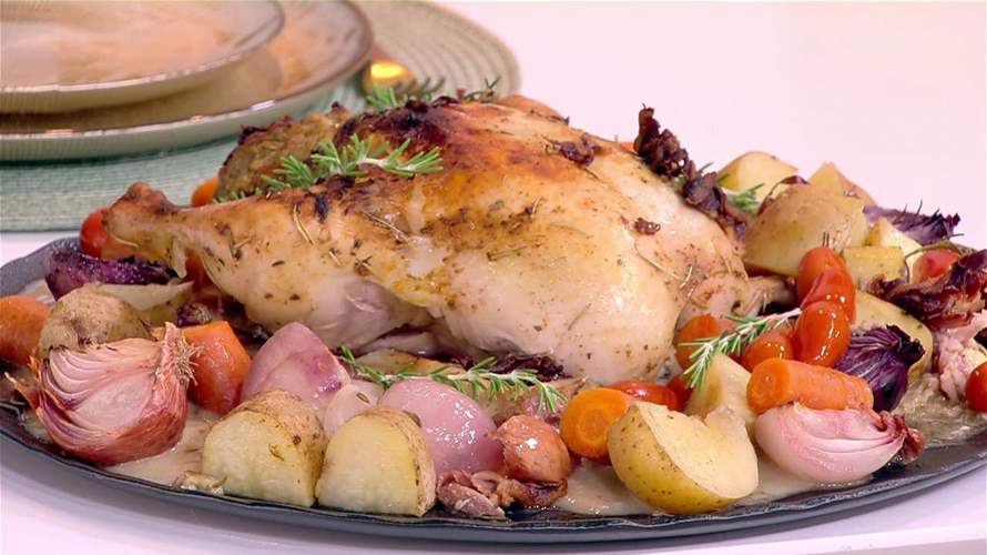 نكهات أسترالية لذيذة... فروج محشي وسلطة مميّزة مع الشيف فادي زغيب (فيديو)