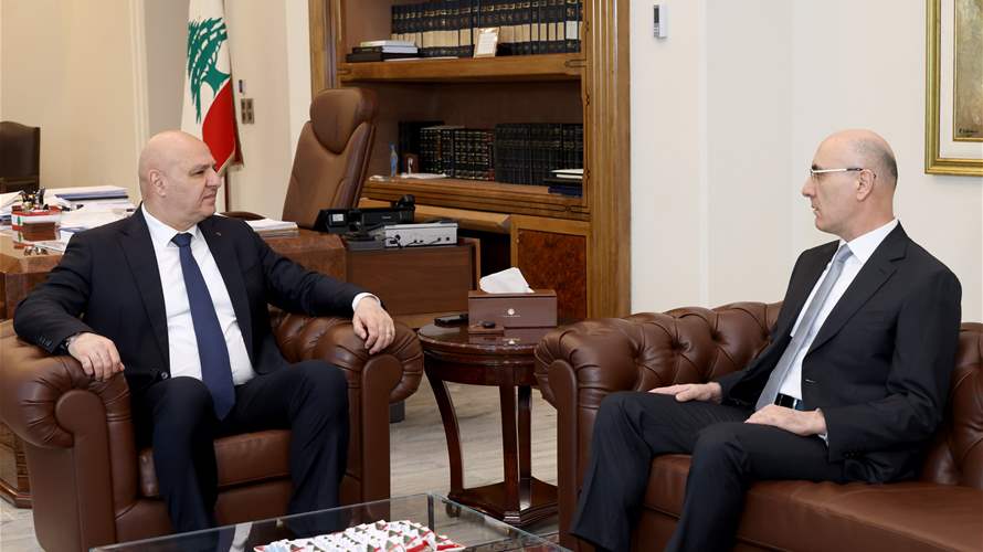 وزير الداخلية في بعبدا عارضًا الوضع الأمنيّ العام في البلاد