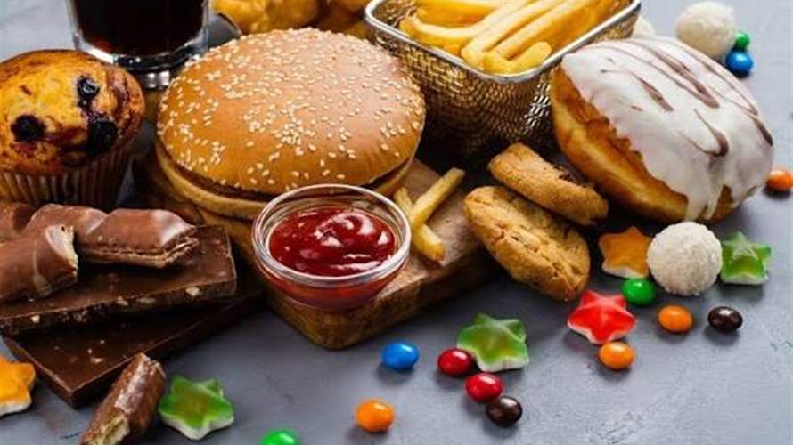 سرّ دماغي جديد... لماذا نضعف أمام الأطعمة الدسمة حتى لو لم نكن جائعين؟