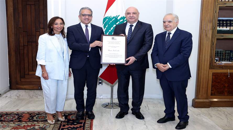 المدير العام لمنظمة الأونيسكو خالد العناني سلّم الرئيس جوزاف عون في حضور وزير الثقافة غسان سلامة شهادة عن قرار الأونيسكو ادراج قلاع جبل عامل في قائمة التراث العالمي المعرّض للخطر والقلاع هي: الشقيف وتبنين وشقرا ودير كيفا وشمع