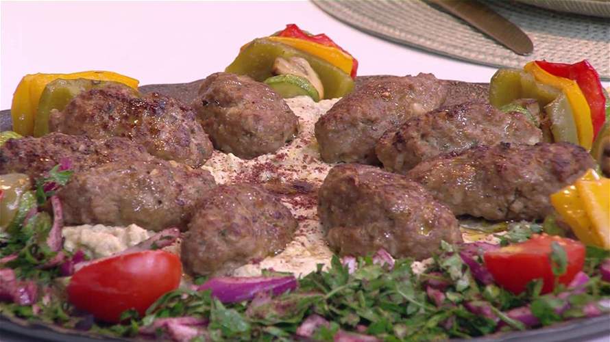 نكهة لبنان وفرنسا في طبق واحد: كينيل اللحم البقري وتبولة الكينوا (فيديو)
