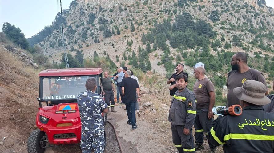 الدفاع المدني: السيطرة على الحريق في جرود البترون