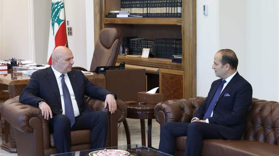 الرئيس جوزاف عون عرض مع سفير لبنان لدى الهند هادي جابر العلاقات الثنائية بين البلدين وسبل تطويرها كما تناول البحث دور الكتيبة الهندية العاملة ضمن القوات الدولية (اليونيفيل) في الجنوب