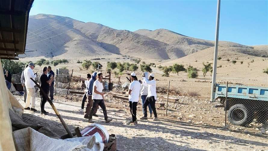 مستوطنون إسرائيليون حاولوا إحراق مسجد بالضفة الغربية المحتلة