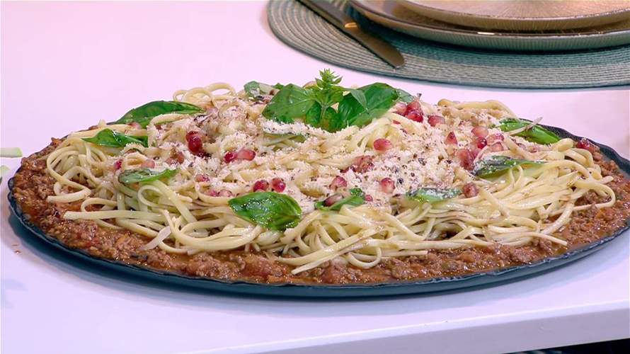 سباغيتي بولونيز بطريقة جديدة... مع دبس الرمان! (فيديو)