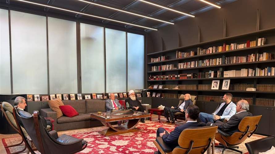 جنبلاط ورئيس التقدمي استقبلا شيخ العقل في كليمنصو