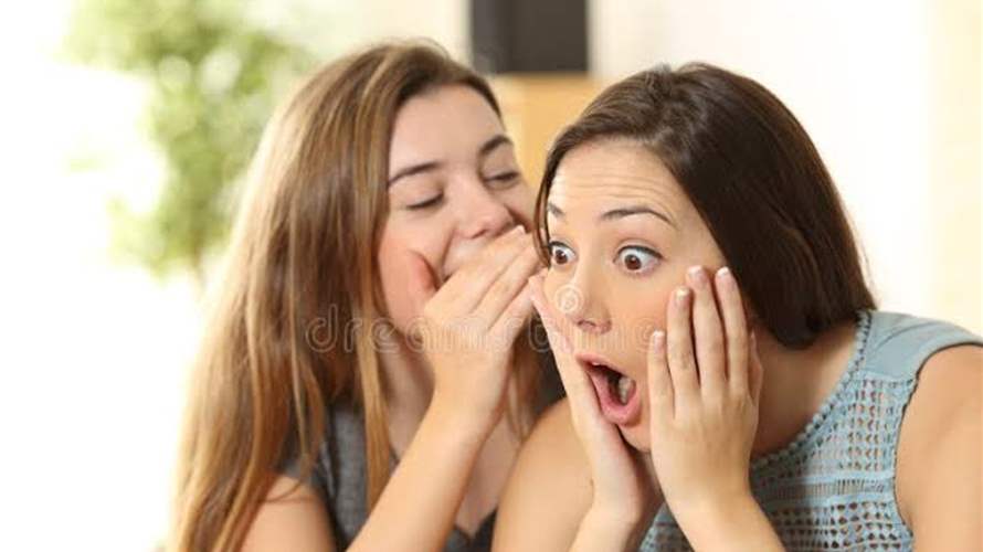 "صديقتي قالت لي"… متى تتحوّل الفضفضة للصديقات إلى تهديد صامت للزواج؟
