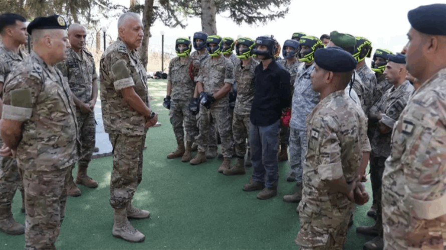 قائد الجيش بالنيابة يتفقد مدرسة الفنون القتالية العسكرية في الوروار