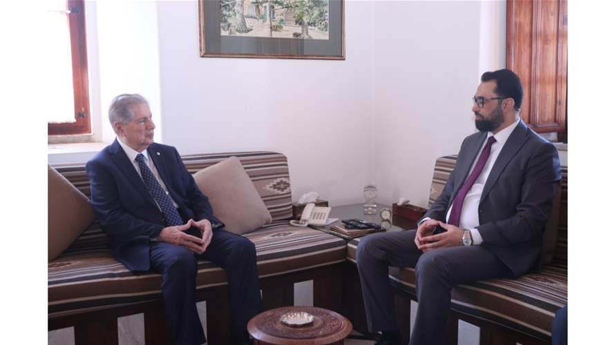 الرئيس الجميل استقبل الهزاع : لتكن العلاقات بين لبنان وسوريا على أسس الندية والإحترام المتبادل
