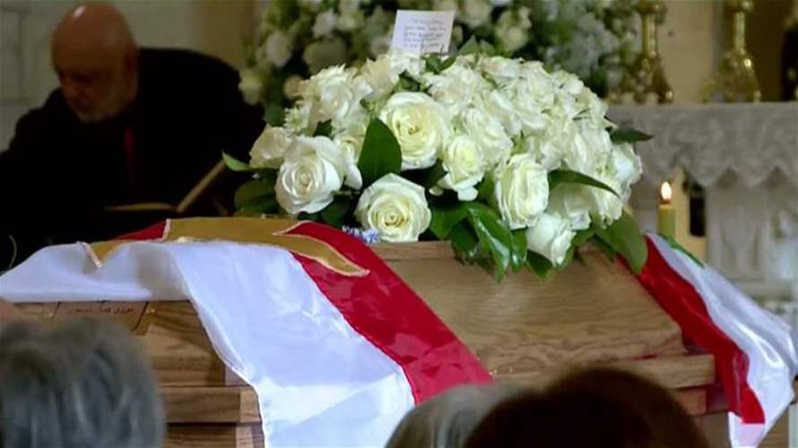 دوري كميل شمعون إلى مثواه الاخير في دير القمر... 