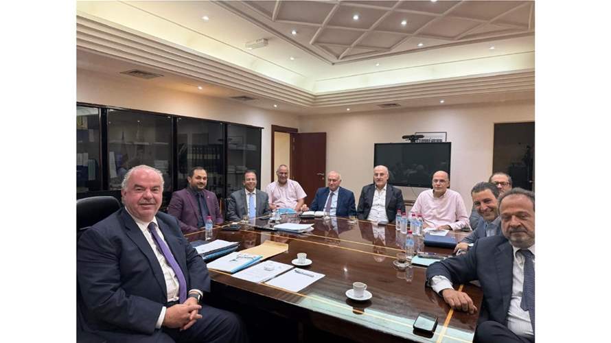 الحاج بحث في اجتماع موسع في واقع خدمات الاتصالات في إقليم الخروب وسبل تحسينها