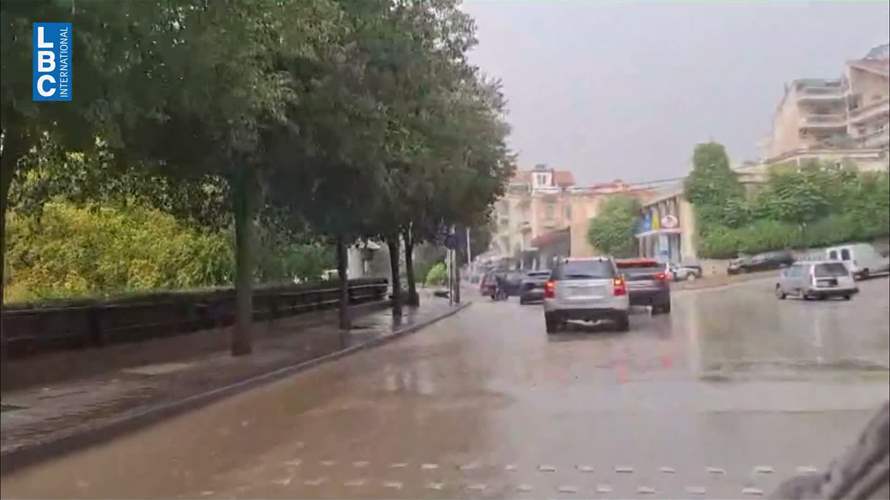 أمطار غزيرة وسيول تغمر الطرقات... إليكم تفاصيل الطقس