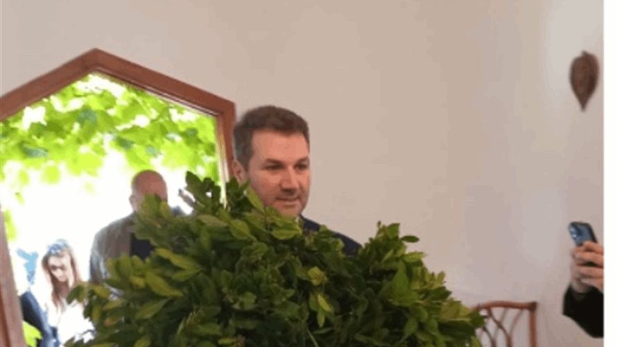 نديم الجميل وضع إكليل غار على ضريح غيث ونورا الخوري : كان قائدا ومناضلا كتائبيا 
