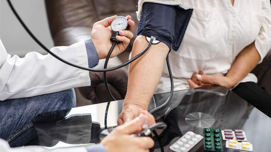 قبل تناول دواء الضغط… انتبهوا إلى الساعة!