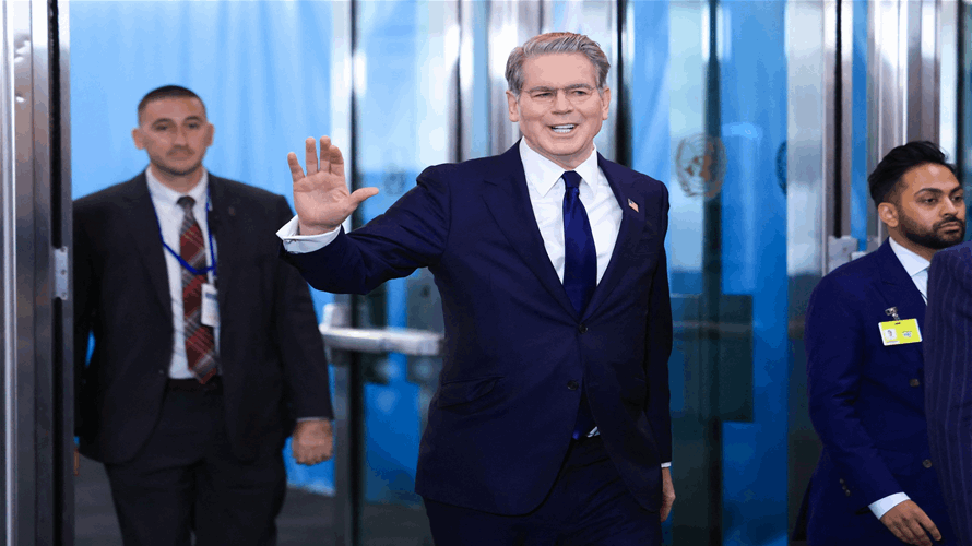 وزير الخزانة الأميركي يشيد بنجاح إجراءاته في عزل إيران اقتصاديا