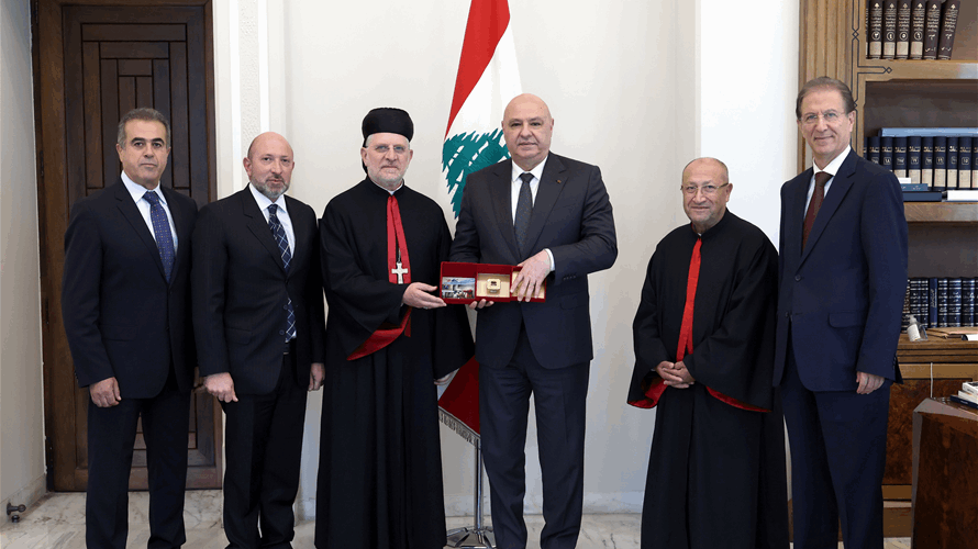 الرئيس عون استقبل راعي أبرشية جبيل المارونية المطران ميشال عون يرافقه وفد من بلدة العاقورة وتلقّى منهم دعوة لحضور قداس لمناسبة المئوية الأولى لتطويب القديسين الإخوة المسابكيين في كاتدرائية مار جرجس في العاقورة في ٢٥ تشرين الأول المقبل