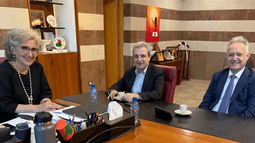 كرامي بحثت مع نواب قضايا تربوية