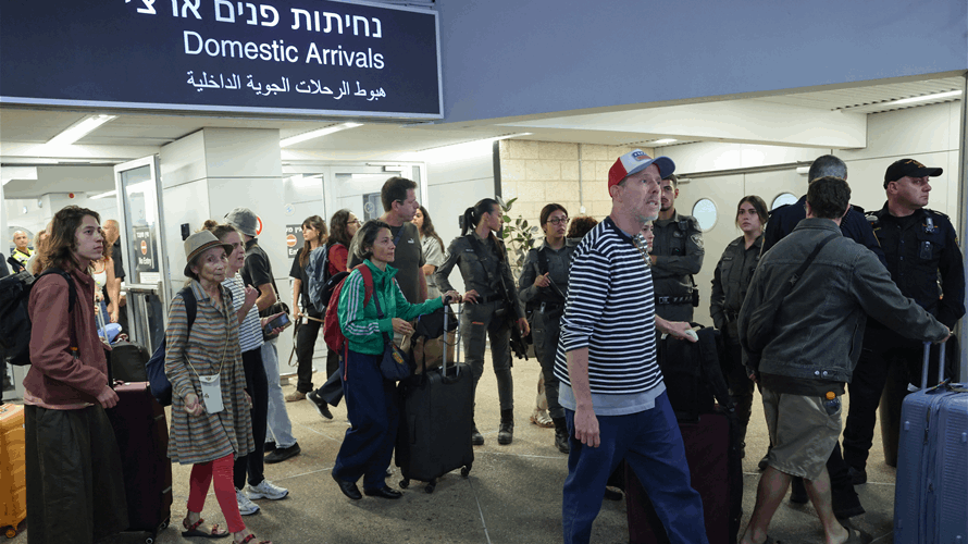 Israel PM meets passengers of diverted flydubai flight at Tel Aviv airport: Spokesman