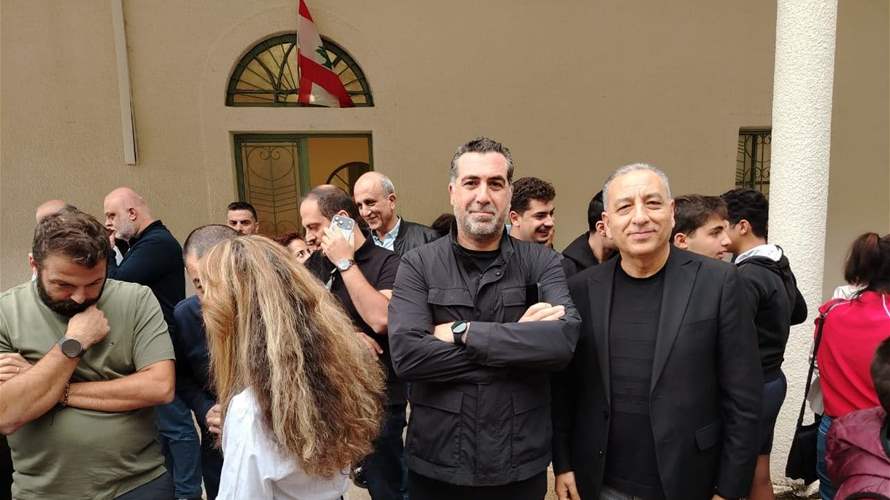 وقفة احتجاجية في رشميا رفضًا لقرار وزيرة التربية إقفال ثانوية مارون عبود