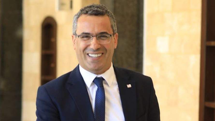 "الزراعة" تواصل تنفيذ خريطة طريق تصدير أكثر من 100 ألف طن وهاني يشكر لـCMA CGM خفض كلفة شحن التفاح اللبناني
