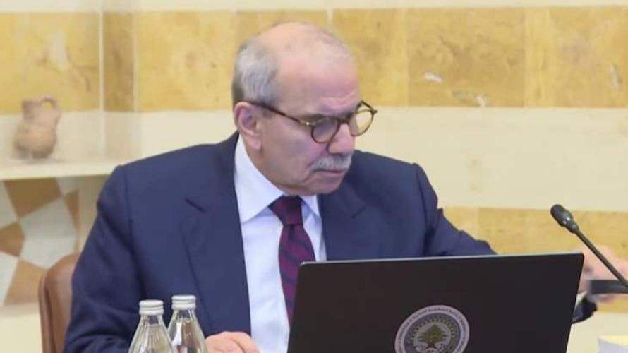 رئيس الحكومة محور التحركات السياسية