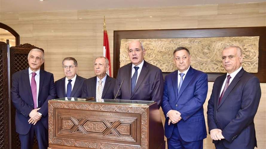 الرئيس بري تسلم من نواب المذكرة المطالبة بالتمسك بقوة "اليونيفيل" 