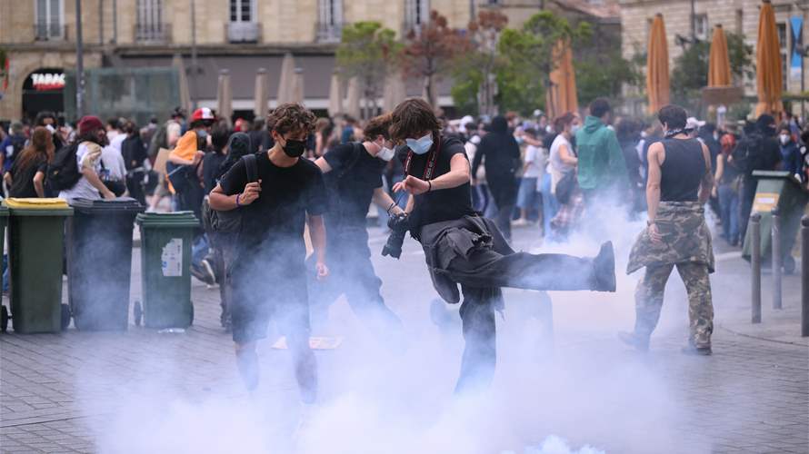 More than 250,000 protesters at school marches across France