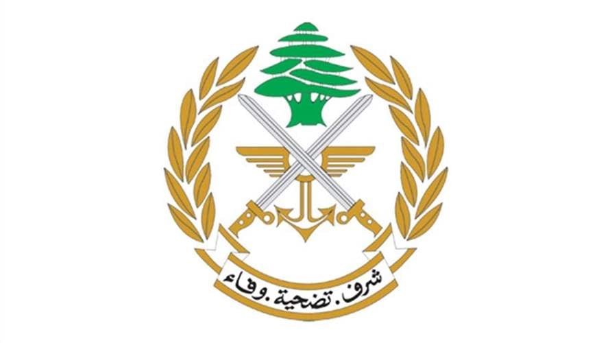 الجيش يواكب عملية سحب جثمان المؤهل الأول المتقاعد علي عبد الحسن سويدان جراء استهداف مباشر من دبابة إسرائيلية معادية في بلدة ​ياطر​ - ​بنت جبيل