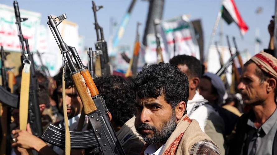  الحوثيون في اليمن يعلنون استهداف مطار الرياض ومنشآت سعودية للطاقة