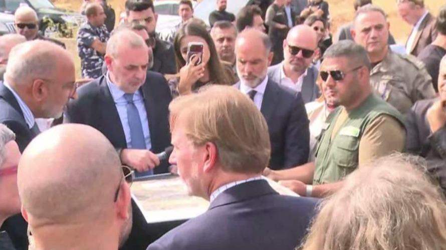 اجتماع في معبر المصنع الحدودي لعرض مشروع إنشاء المعبر الجديد
