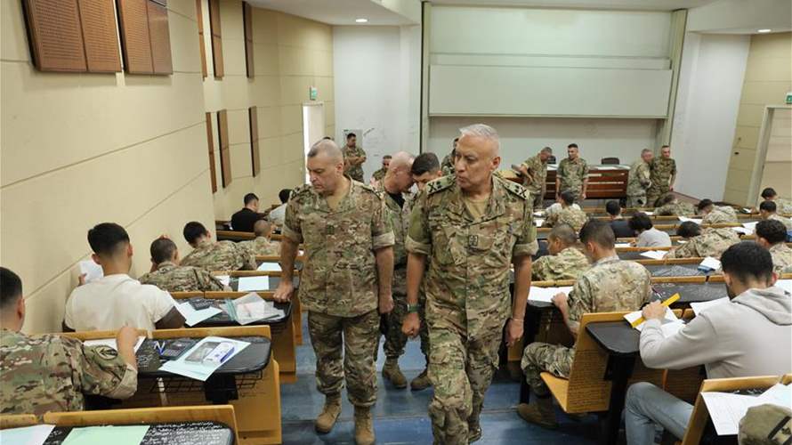 رئيس الأركان يتفقّد سير الاختبارات الخطية للتطوّع بصفة تلميذ رتيب في الجامعة اللبنانية - الحدث