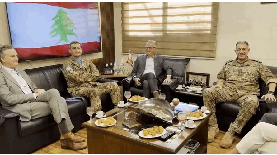 لاكروا زار ثكنة بنوا بركات في صور وتفقد المقر العام لـ"اليونيفيل"