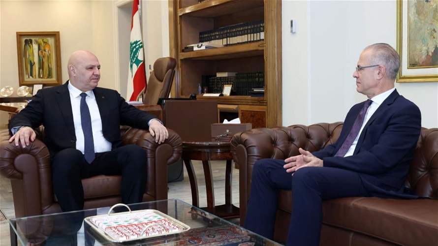 رئيس الجمهورية عرض مع سفير لبنان في الصين العلاقات اللبنانية - الصينية