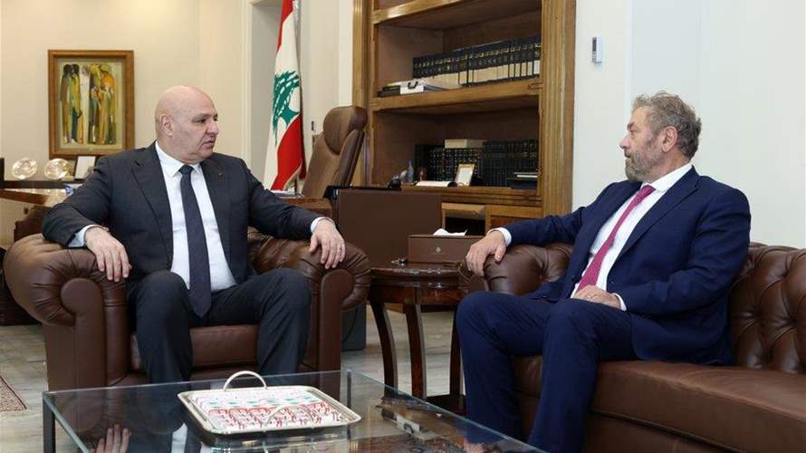 الرئيس عون عرض مع النائب نعمة إفرام الوضع الداخلي والتطورات الإقليمية إضافة إلى ملف الكهرباء والإجراءات التي يُعمل عليها لتحسين إنتاج الطاقة الكهربائية وثمّ إفرام مواقف رئيس الجمهورية الهادفة إلى الحفاظ على سيادة لبنان واستقلاله ووحدة أراضيه 