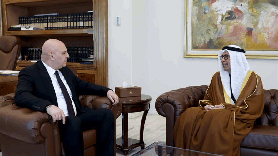 الرئيس عون عرض مع سفير دولة الإمارات العربية المتحدة فهد سالم سعيد الكعبي العلاقات الثنائية بين لبنان والإمارات إضافةً إلى الأوضاع العامة في لبنان والمنطقة في ضوء التطورات الراهنة