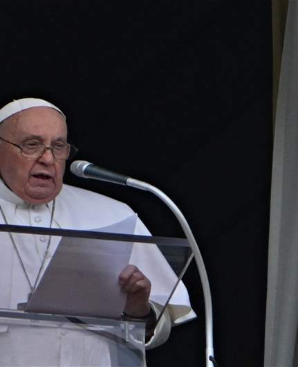 البابا فرنسيس يدعو الى "وصول آمن" للمساعدات الى سكان غزة