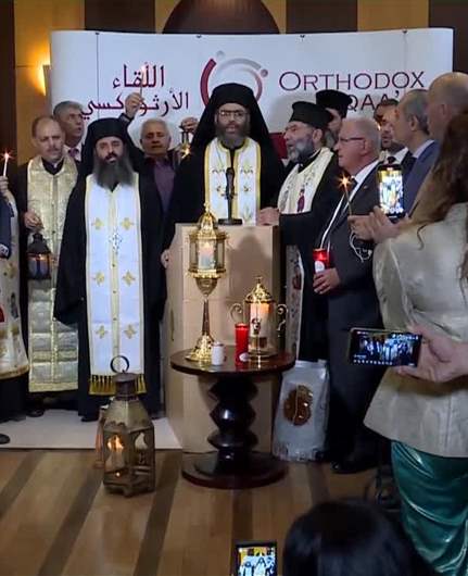 شعلة النور المقدس تصل الى لبنان (فيديو)
