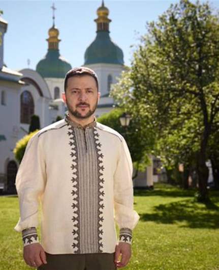  زيلينسكي في عيد القيامة: الأوكرانيون لا يركعون إلا في الصلاة (فيديو)