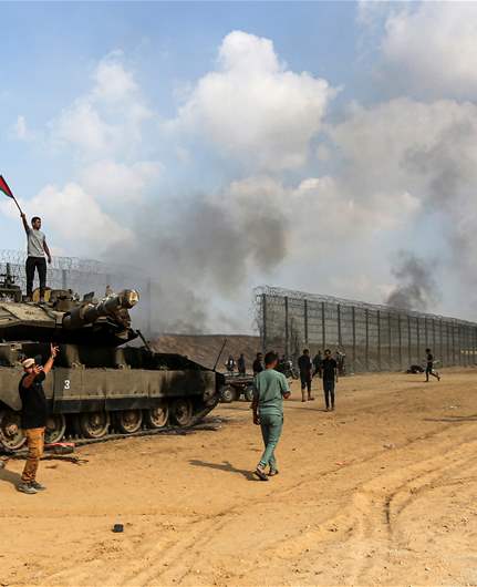 Hamas says it captured Israeli soldiers in Gaza; Israeli army denies