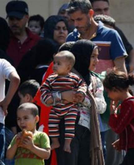 Over 50,000 Syrian refugees, displaced Lebanese enter Lebanon from Qusayr, Homs‎: LBCI