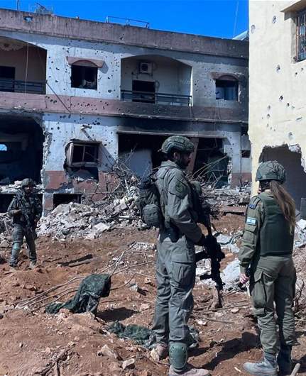 Israeli army destroys homes and infrastructure in South Lebanon's Maroun El Ras and Yaroun