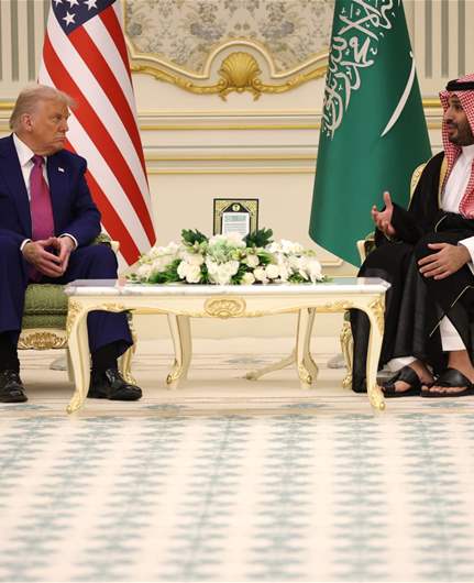 ترامب في القمة الخليجية الاميركية: لدى لبنان فرصة للتحرر من قبضة حزب الله..وبن سلمان: لحصر السلاح بيد الدولة اللبنانية