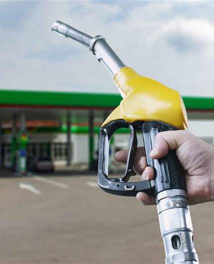 Gasoline prices drop, gas price rises in Lebanon
