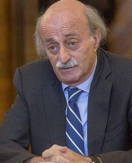 جنبلاط : نتمسك باتفاق الهدنة بعد تحرير الأراضي المحتلة وقائد الجيش تصرف على هذا الأساس في موقفه المشرف