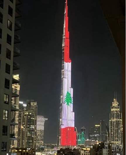 بالصورة: إضاءة برج خليفة بألوان علم لبنان... مرقص: لفتة كريمة تجسد عمق الروابط التي تجمع بلدينا