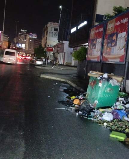 وزارتا الأشغال والداخلية تحذّران من رمي النفايات على الأوتوسترادات وإجراءات رادعة لمنع الفيضانات